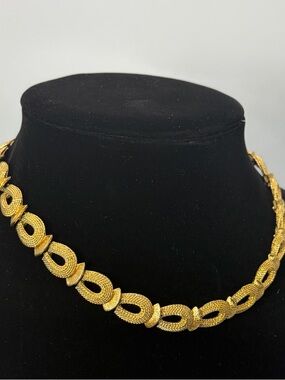 Vintage MONET Textured Oval Linked Chain Necklace 14"